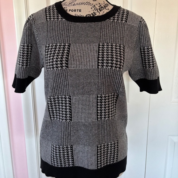 Short sleeve houndstooth sweater size M - Picture 1 of 4